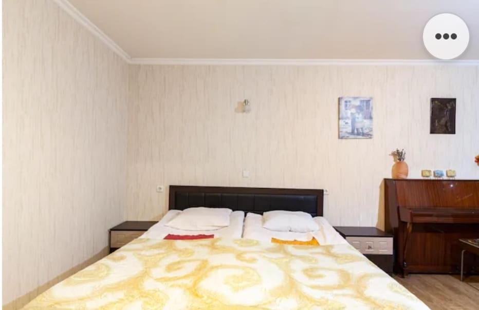 Cozy, Warm & Cheap Apartment Tbilisi Bagian luar foto